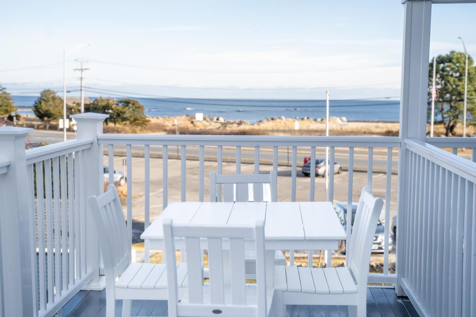 935 Ocean, A Beachside Inn Хэмптон Экстерьер фото