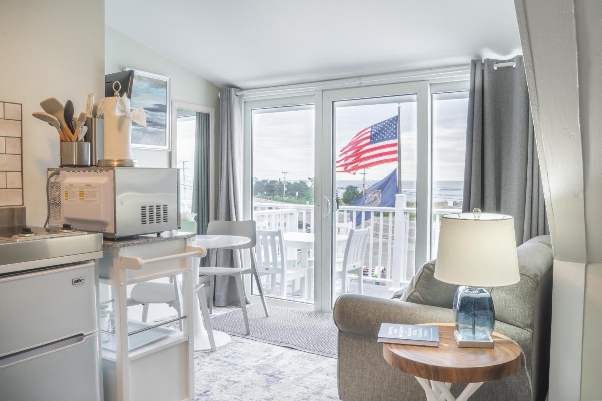 935 Ocean, A Beachside Inn Хэмптон Экстерьер фото
